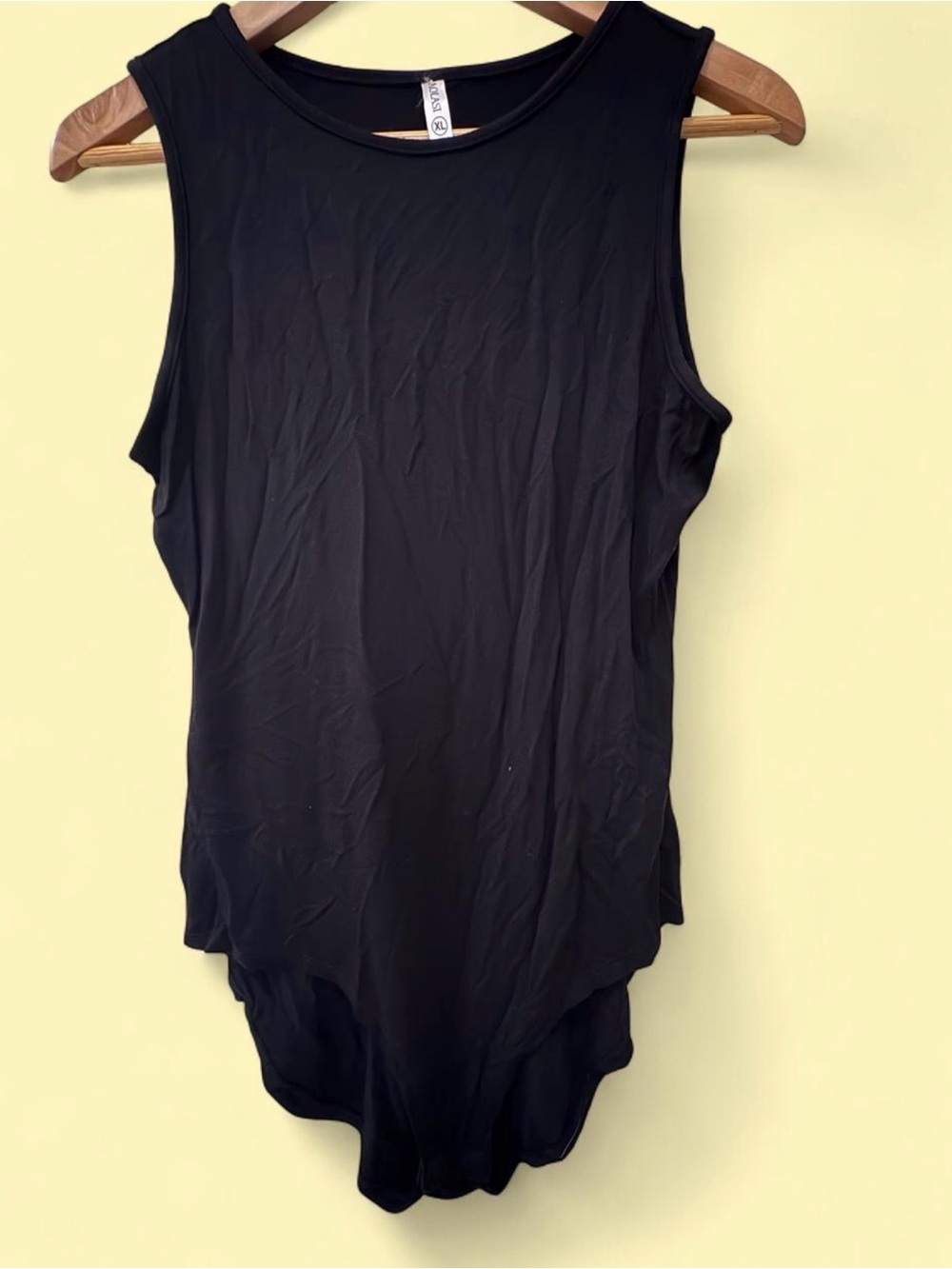 2xist Black Sleeveless Scoop-Neck Bodysuit